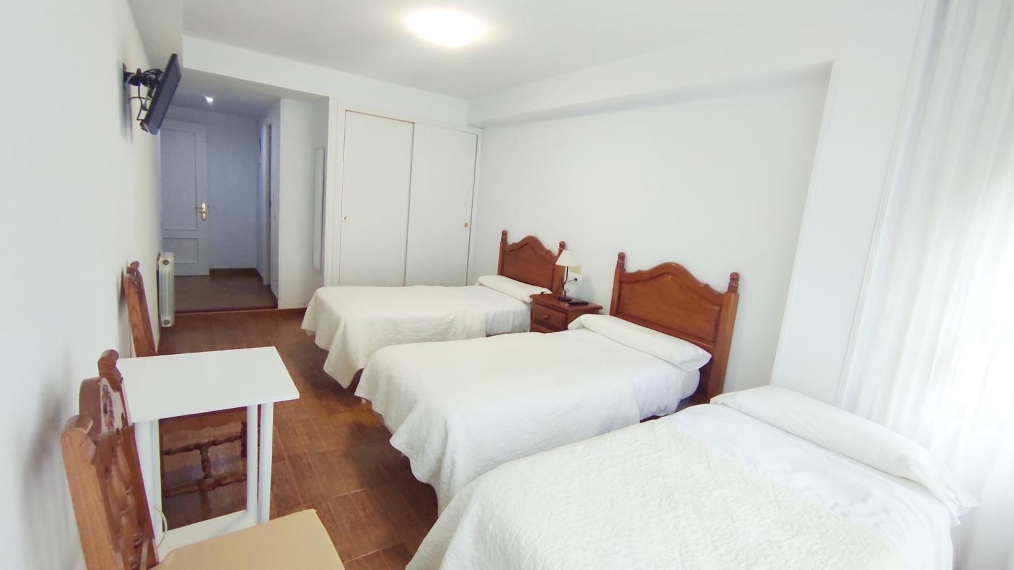 Pension Villa ** コミージャス エクステリア 写真