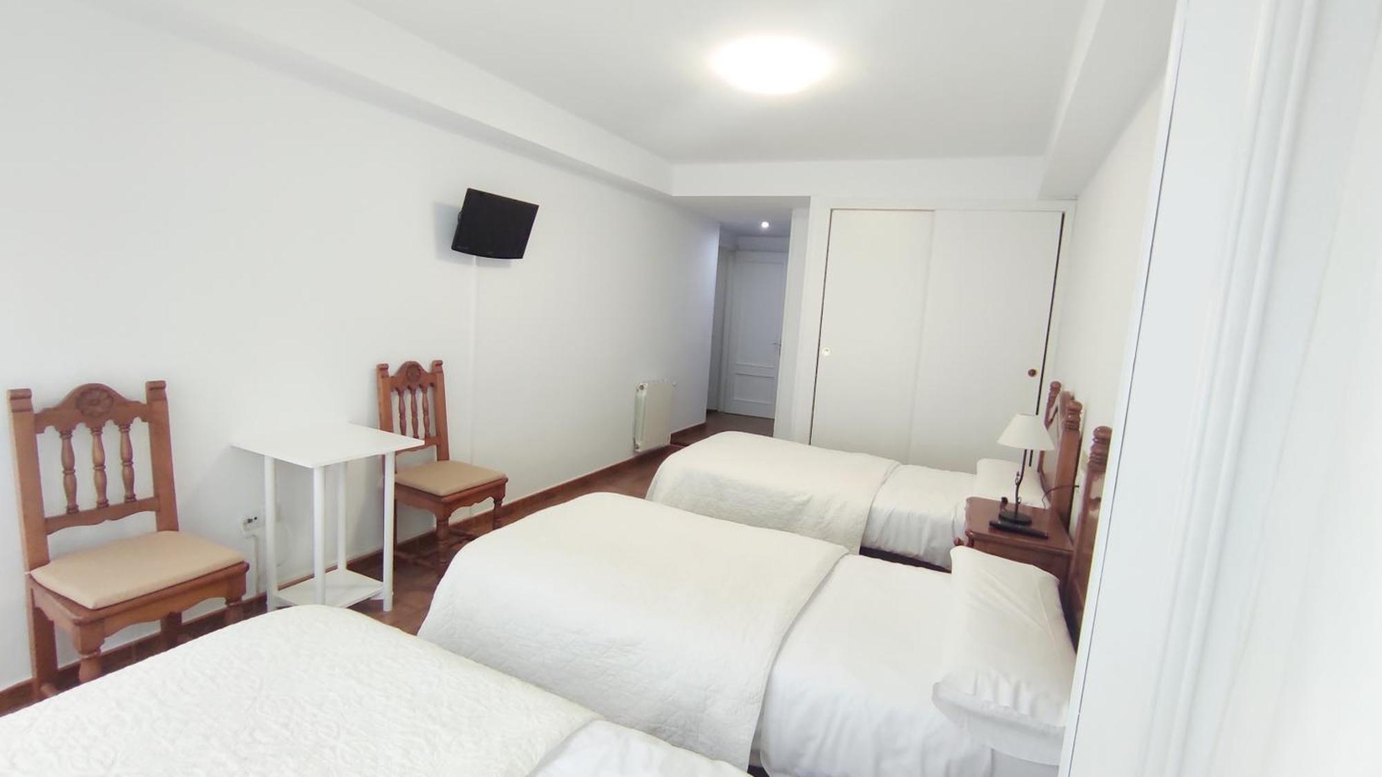 Pension Villa ** コミージャス エクステリア 写真